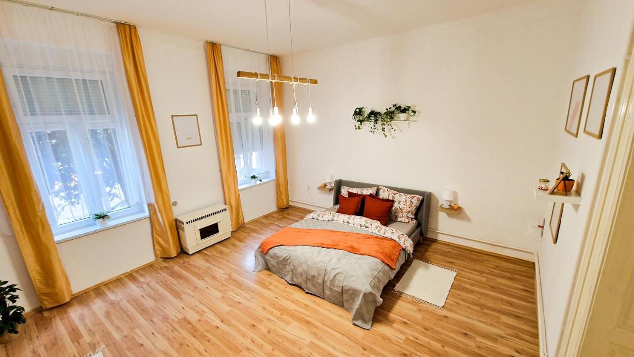 Appartement Pearl Apartman à Győr Extérieur photo